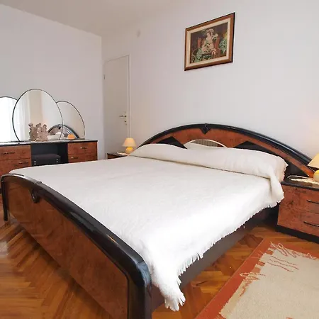 Fuer 3 Personen Ca 40 Qm In Rovinj, Istrien Istrische Riviera Apartment *